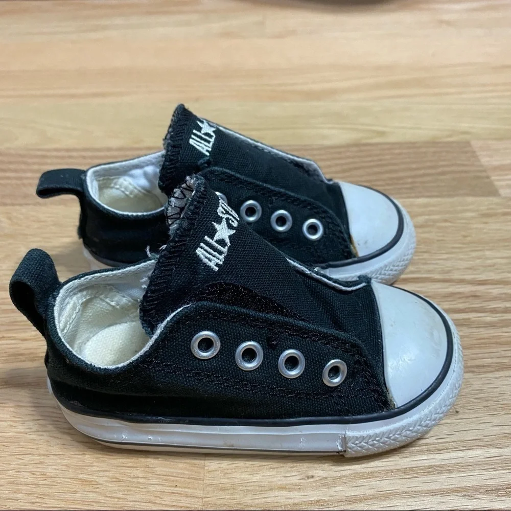 Converse girl shoes velcro